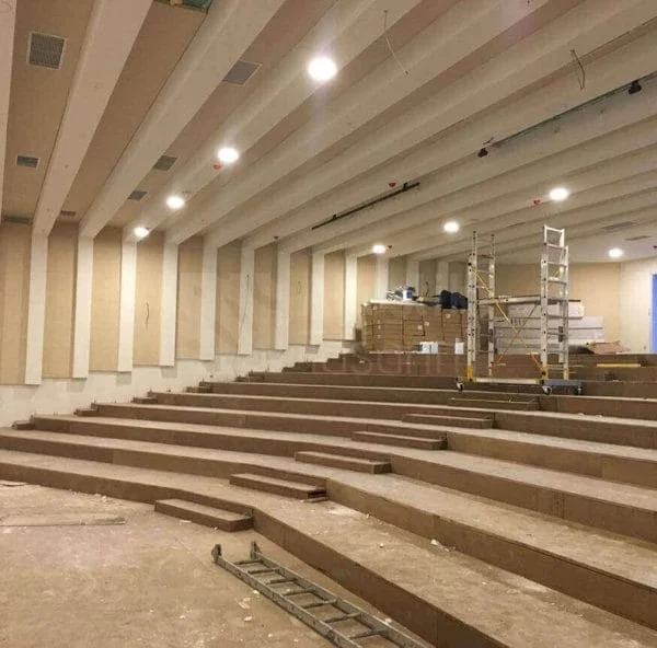 Konferans salonu ses yalıtım çözümleri ile sahne ve seyirci alanı hattı