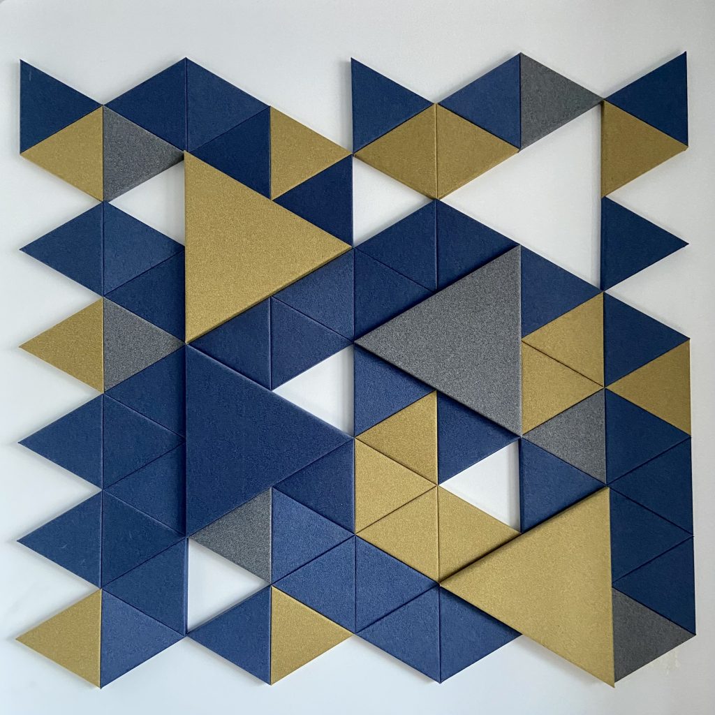 Akustik üçgen panel tavan uygulaması